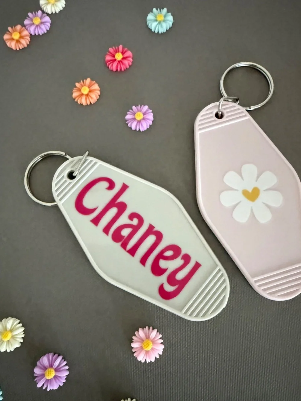 JUNK KEYCHAIN Hotel Room Key - Retro Resin Flowers Beads Handmade - Personalized